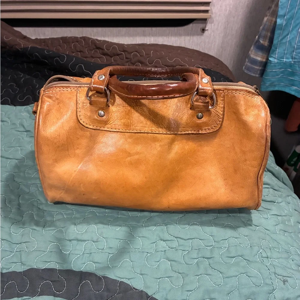 Classic Tan Leather Purse